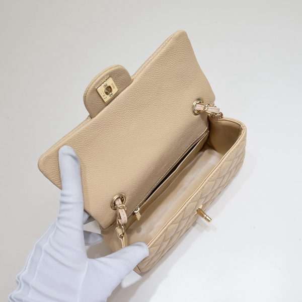 シャネルバッグ着用イメージ